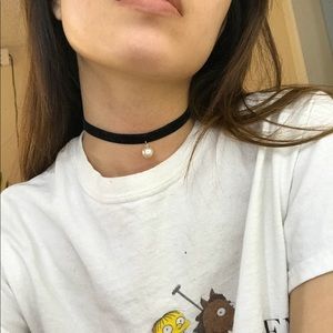 Pearl Velvet Choker